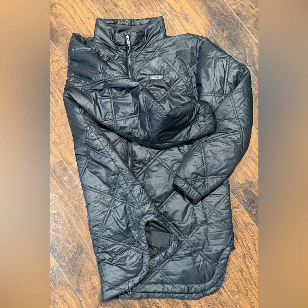 Patagonia Women's Pine Bank Insulated
Parka Size XL - Picture 2 of 6